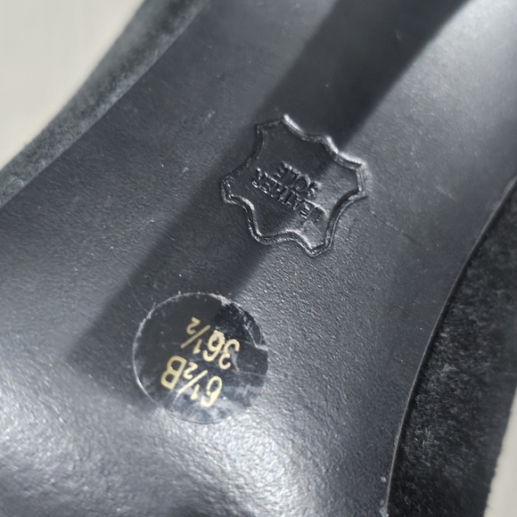 BCBG MAXAZRIA Black Suede Peep Toe Studded Bow Platform Pumps 6.5B - Picture 9 of 9